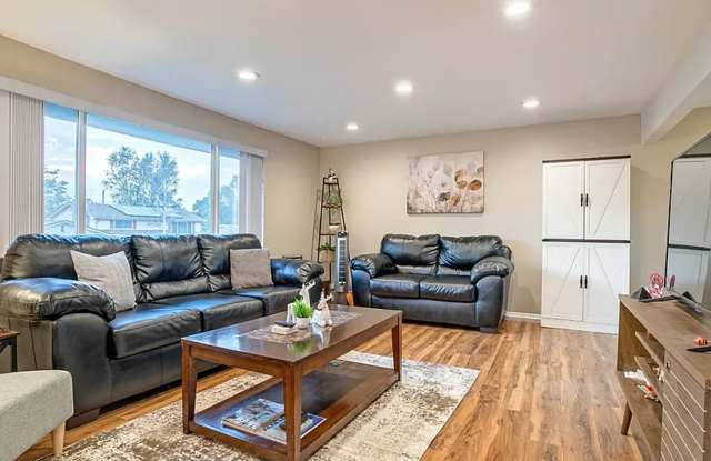 Room in a large shared home, great neighborhood, friendly roommates! photos photos Room in a large shared home, great neighborhood, friendly roommates! photos photos