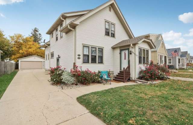2451 S 68th St photos photos