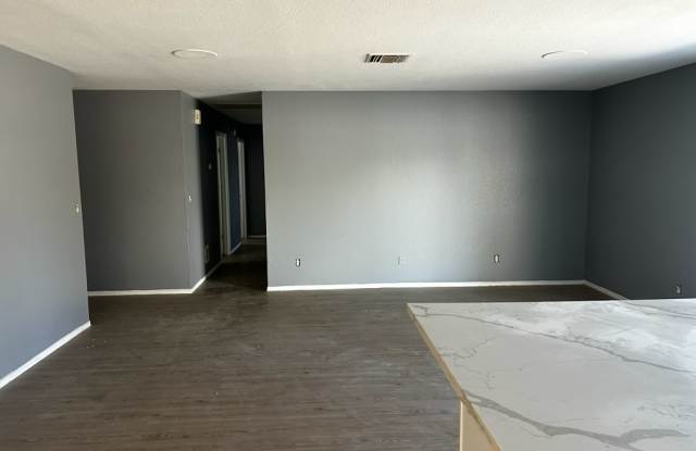 4608 W Gary Dr Gallery 2