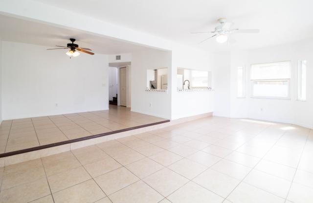 275 Mango Drive - A Gallery 4