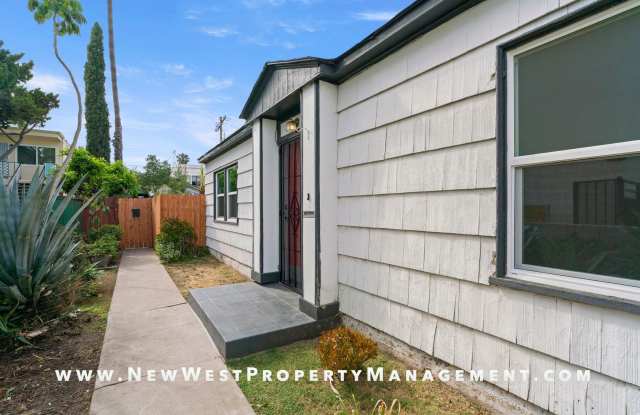 Recently Renovated University Heights 2 Bed 1 Bath with 2 off-street parking spaces! Pet OK! photos photos