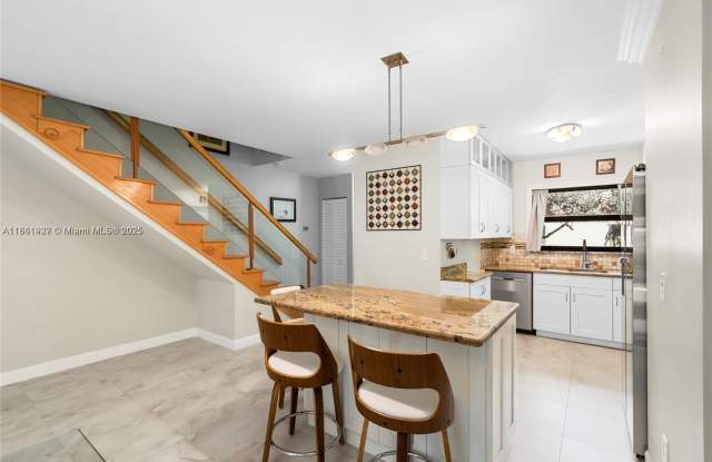 2159 N 14th Ave photos photos