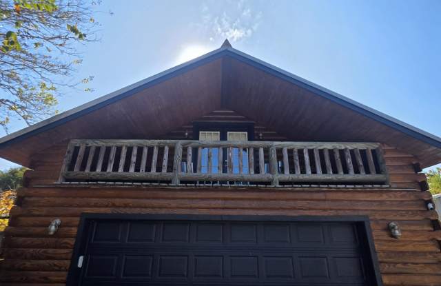 1815 Nicholson Avenue Upper Loft - 1815 Nicholson Avenue, Waveland, MS 39576