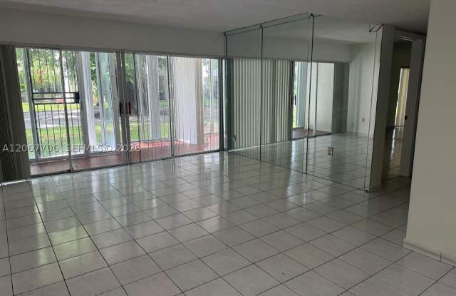 1916 SW 17th Ave Gallery 1