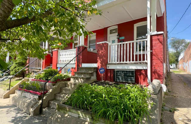 Charming 2 Bedroom/2 Bathroom Apartment in Hampden neighborhood! photos photos