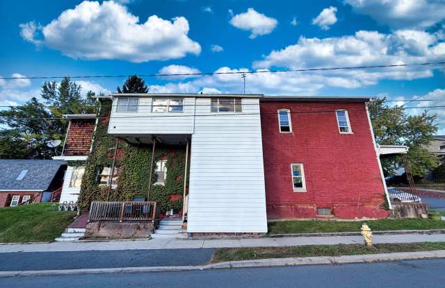 821 Mill Street Gallery 1