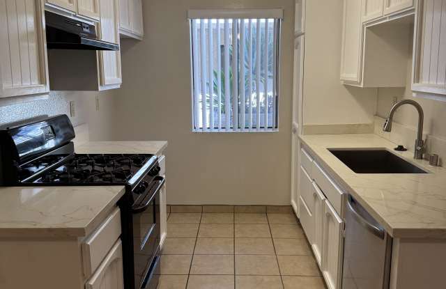 725 E Providencia Ave photos photos