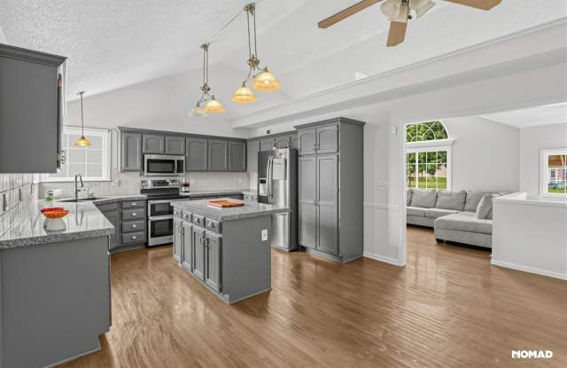 Charming 4BR House in Belton Gallery 4