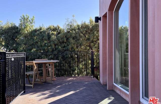 3025 St George Gallery 2