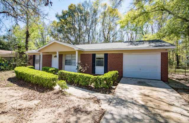 Spacious brick home off of South Monroe Gallery 3