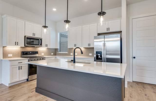 4405 Cave Springs Street Gallery 4