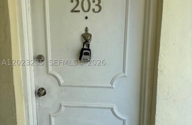 3050 S Dixie Hwy photos photos