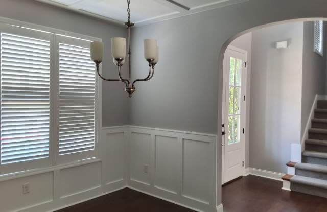 West Knoxville 37922 - 4 bedroom, 3 bath home - Contact Sharon Arnwine (865) 313-7215 Gallery 4