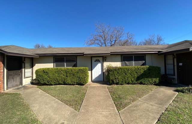Sanger Avenue TriPlexes photos photos