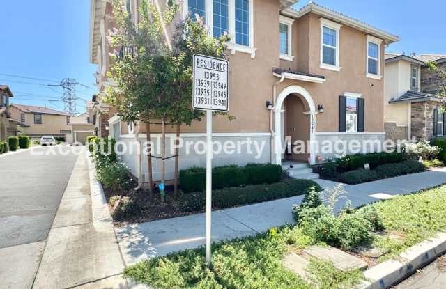 Ready to move in 3 bed 3 bath home! photos photos
