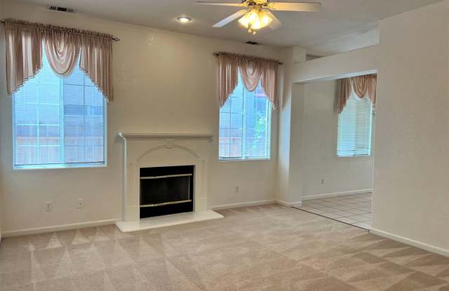 Beautiful home located near Stan State Gallery 1