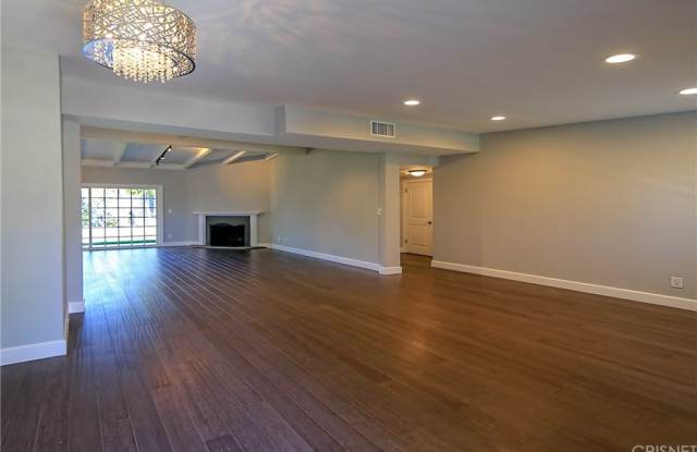 5623 Babbitt Avenue Gallery 2