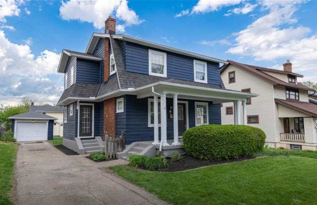 *MOVE IN SPECIAL* Beautifully remodeled 3-bedroom, 2-bath home in the heart of Oakwood photos photos