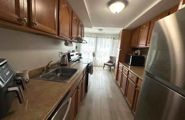8852 TEAKWOOD Court Gallery 4