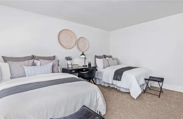 Fabulous Home off of Grand Avenue area available for Rent!! 5 LARGE BEDS 3.5 BATHS Gallery 4