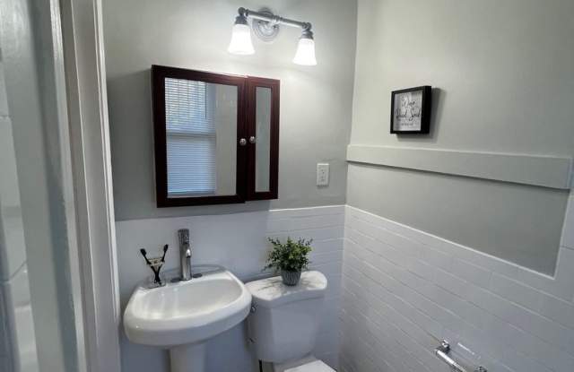 1215 Randolph St NW Gallery 3