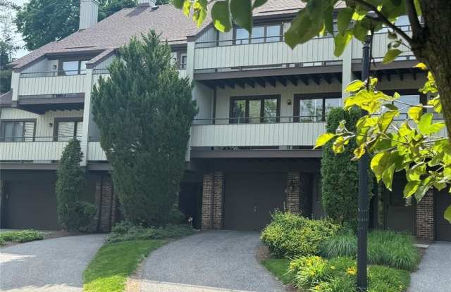 82 Meadowview Court photos photos