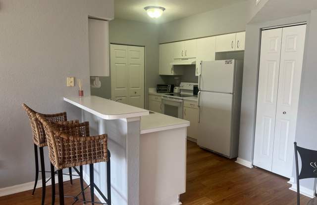 ***VERY REASONABLE RATE***FULLY FURNISHED  ***LOVELY FURNISHED 2 BED/2 BATH***GROUND FLOOR**SEASONAL*** Gallery 4