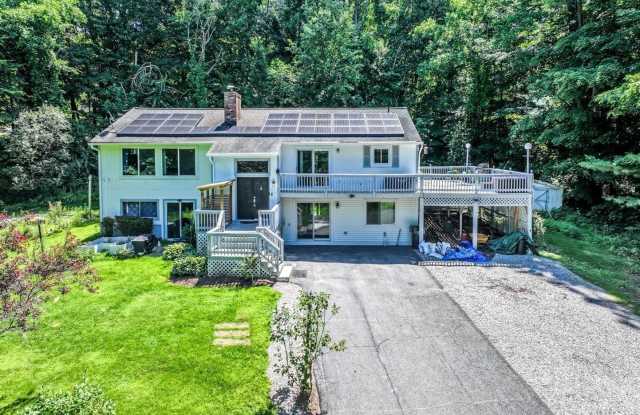RARE NEW MILFORD GEM!!! In law apartment attached!!! photos photos