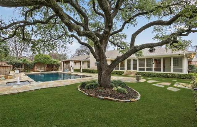 5210 Royal Crest Drive Gallery 2