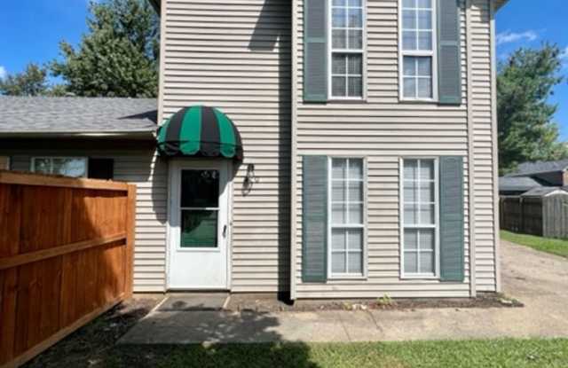 2 Bed/1.5 Bath Towhome on Cul-De-Sac, *Backyard Privacy Fence* photos photos