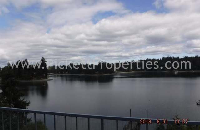 924 Shorewood Drive Unit: D - 924 Shorewood Drive, Bremerton, WA 98312