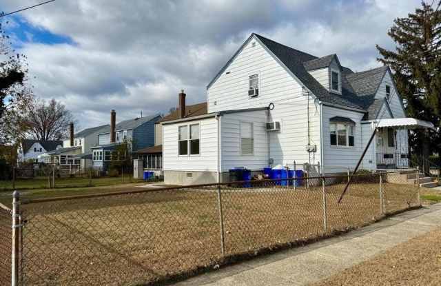 1132 HOWARD AVENUE Gallery 2