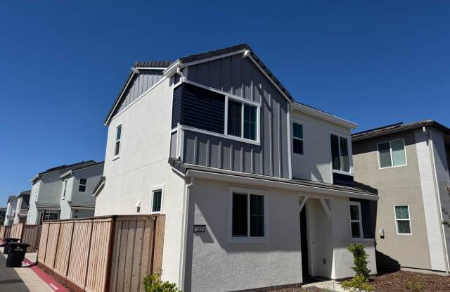 BRAND NEW SOLAR HOME IN LINCOLN! photos photos BRAND NEW SOLAR HOME IN LINCOLN! photos photos