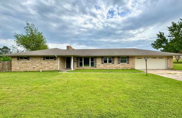 Spacious McAlester Home with Workshop Access and all Major Appliances photos photos