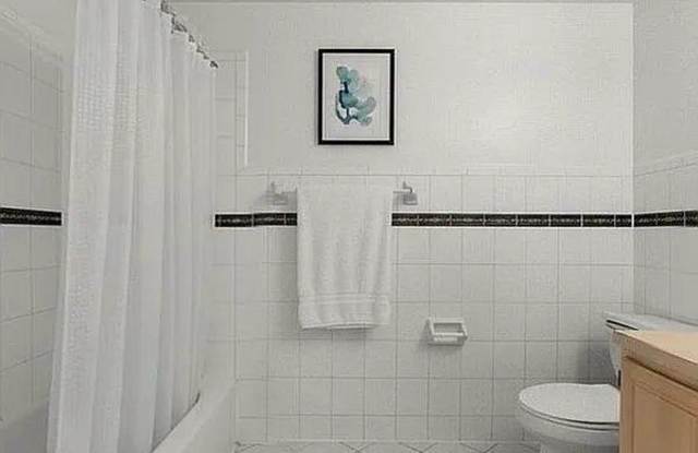 394 East 8th Street Gallery 3