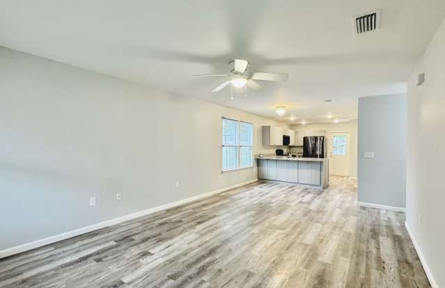 704 East Chestnut Avenue Gallery 2