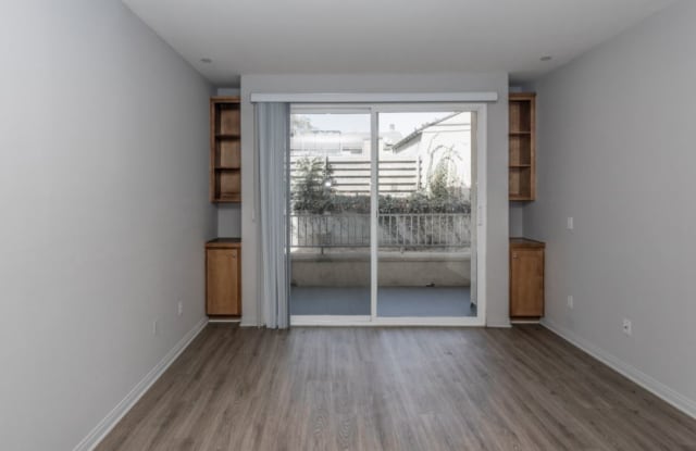 7393 West Manchester Avenue Gallery 4