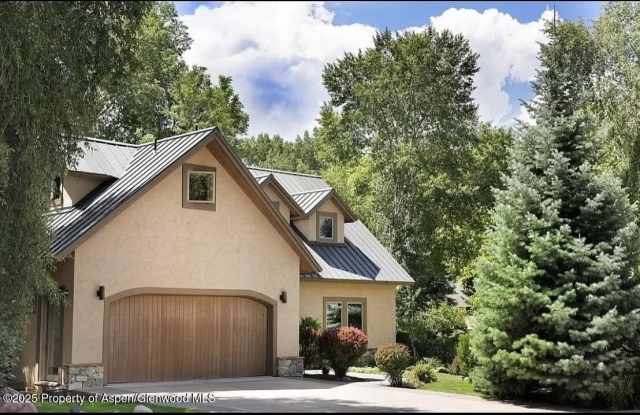 60 River Cove Court Gallery 2