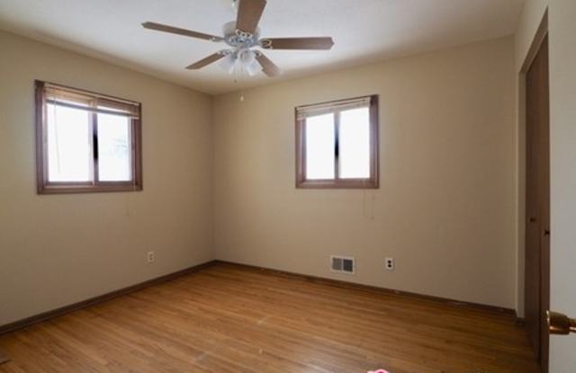 4849 5th St North East Gallery 3