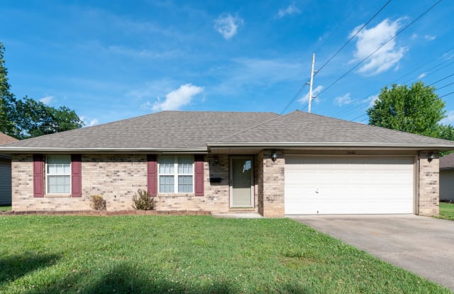 2562 S. Weaver - 2562 South Weaver Avenue, Springfield, MO 65807