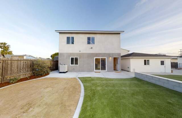 4BD/2BA, Spacious Yard Gallery 1