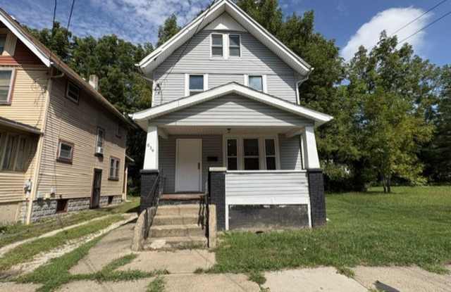 Spacious 4-Bedroom Akron Home with Hardwood Floors & Off-Street Parking photos photos Spacious 4-Bedroom Akron Home with Hardwood Floors & Off-Street Parking photos photos