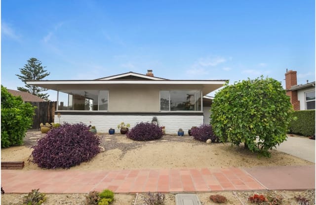 122 W Avenida Cadiz - 122 West Avenida Cadiz, San Clemente, CA 92672