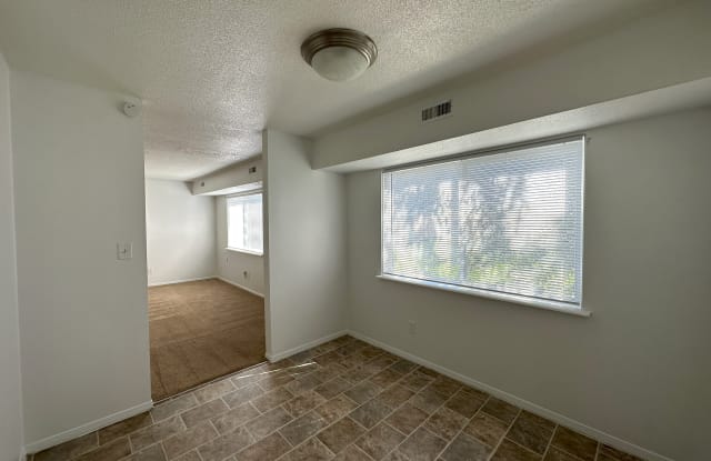 Courtyard Apartments Gallery 3