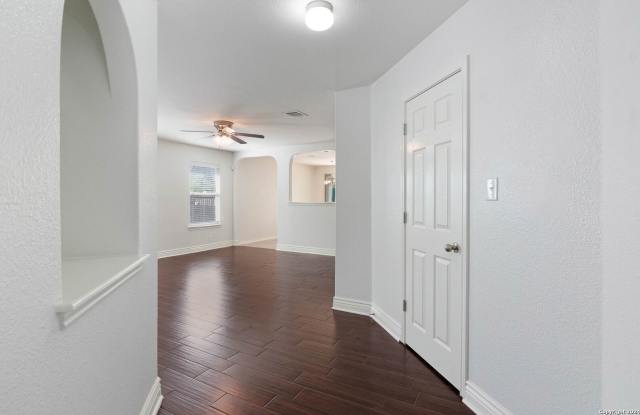 1047 Daffodil Way Gallery 4