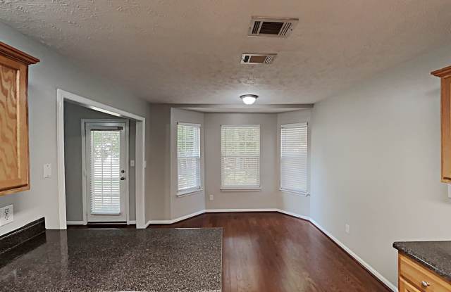2204 Dewey Drive Gallery 4