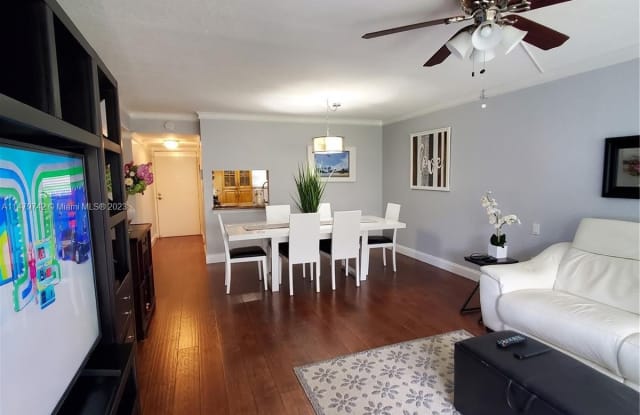 485 N Pine Island Rd - 485 North Pine Island Road, Plantation, FL 33324