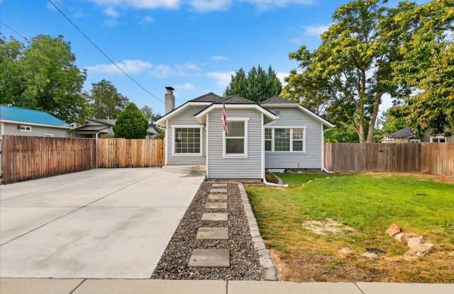 Charming Boise Bench Home with Spacious Backyard Gallery 1