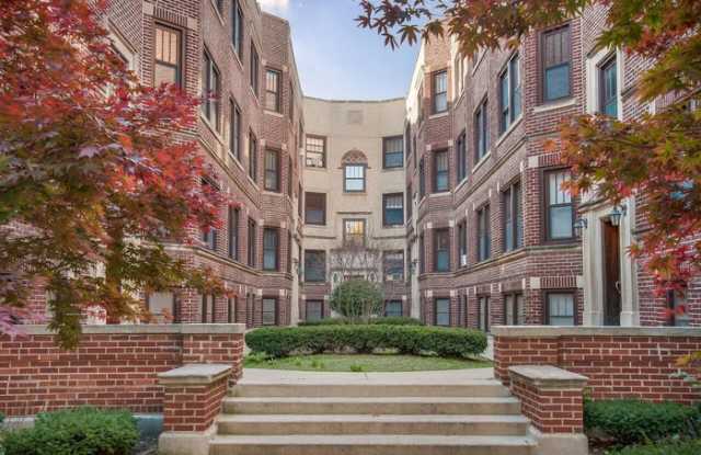 5410 S Ridgewood Ct Gallery 1