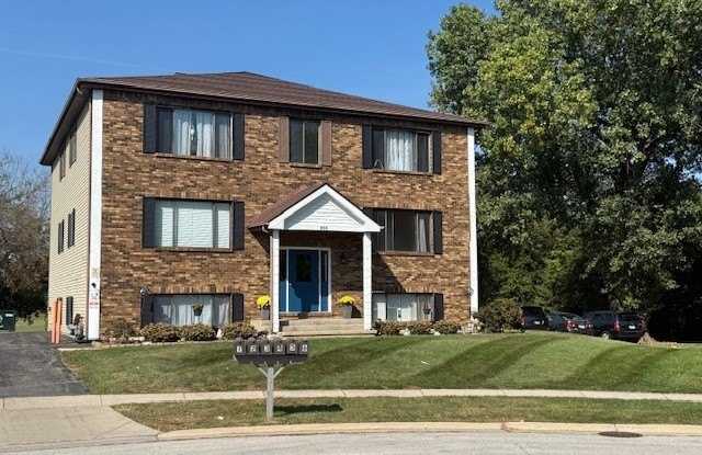 990 Manchester Court - 990 Manchester Court, South Elgin, IL 60177